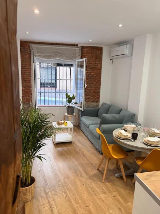 Apartamento Atocha/Reina Sofia Madrid Bagian luar foto