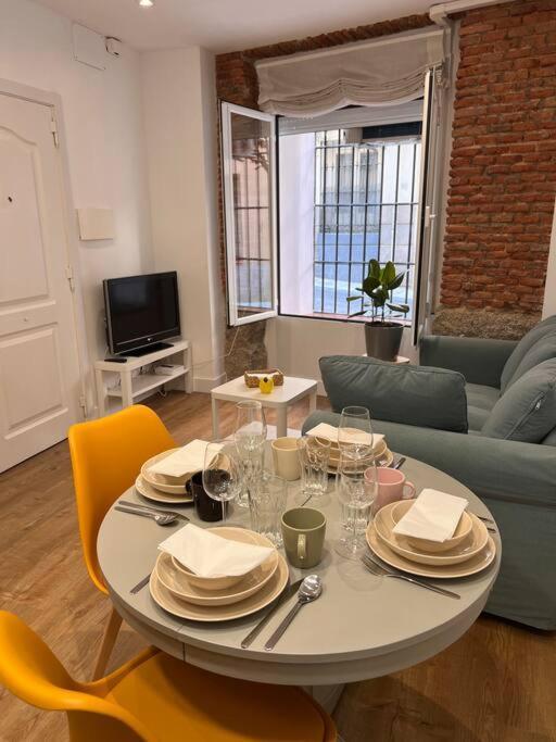 Apartamento Atocha/Reina Sofia Madrid Bagian luar foto